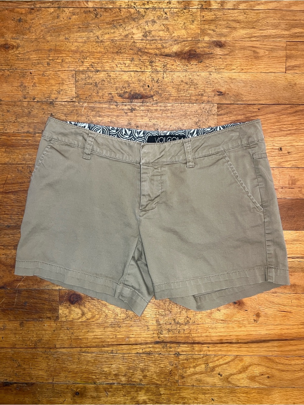 Volcom | Beige Shorts